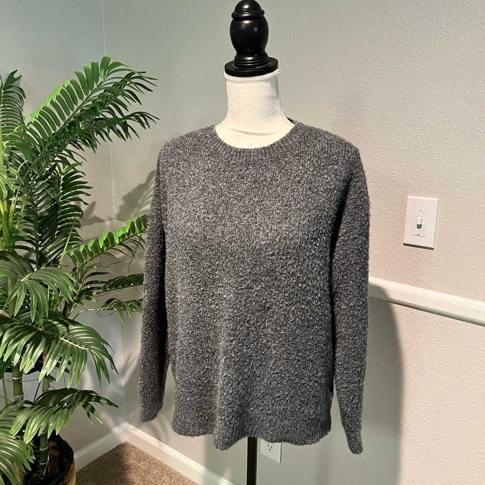 Vigoss Pullover Sweater